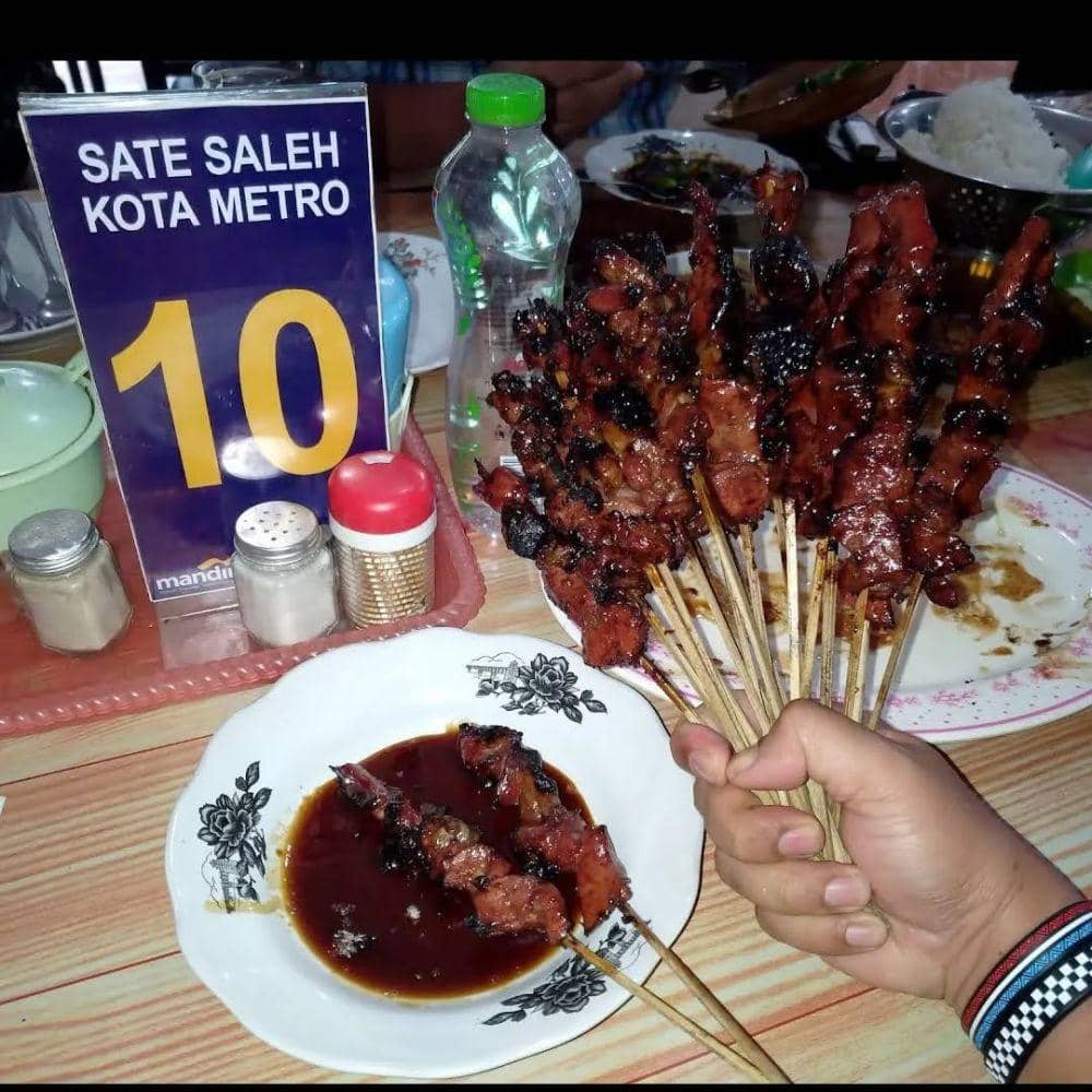 Sate Lontong bu Sale